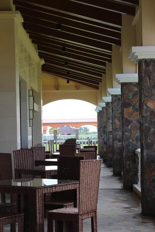 Golden Peacock Resort Hotel بيرا المظهر الخارجي الصورة