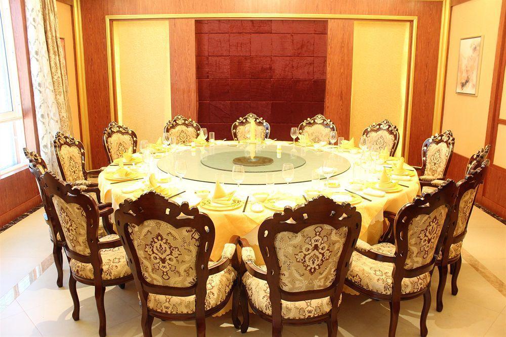 Golden Peacock Resort Hotel بيرا المظهر الخارجي الصورة