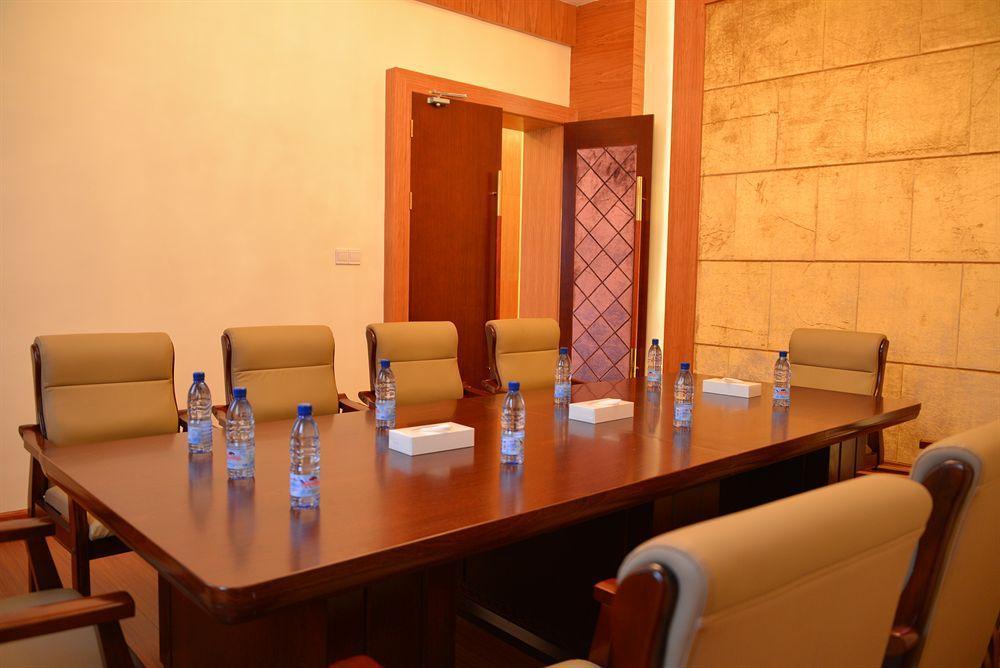 Golden Peacock Resort Hotel بيرا المظهر الخارجي الصورة