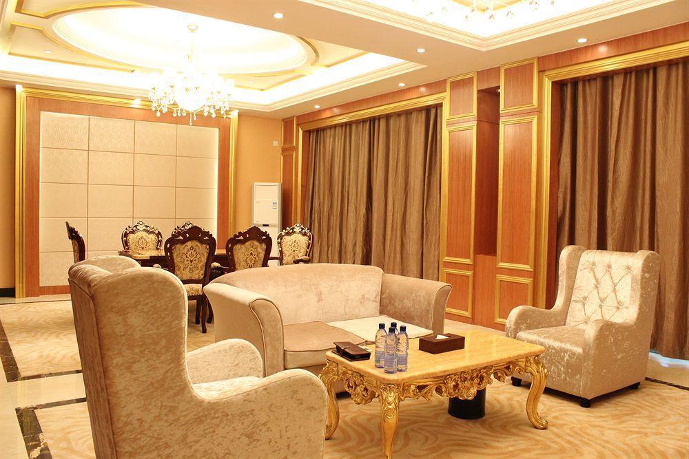 Golden Peacock Resort Hotel بيرا المظهر الخارجي الصورة