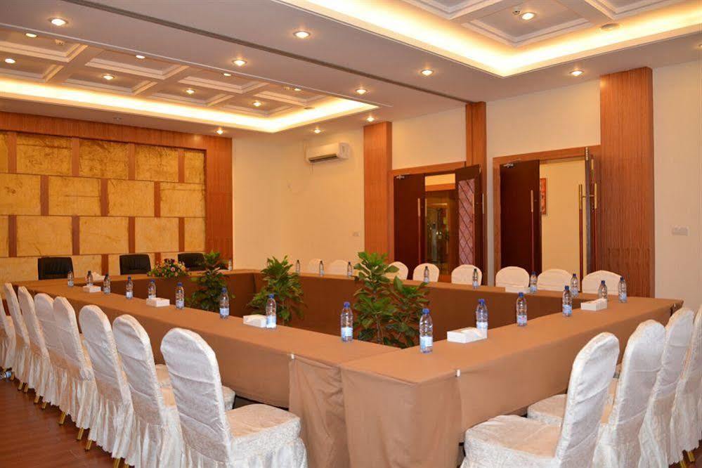 Golden Peacock Resort Hotel بيرا المظهر الخارجي الصورة