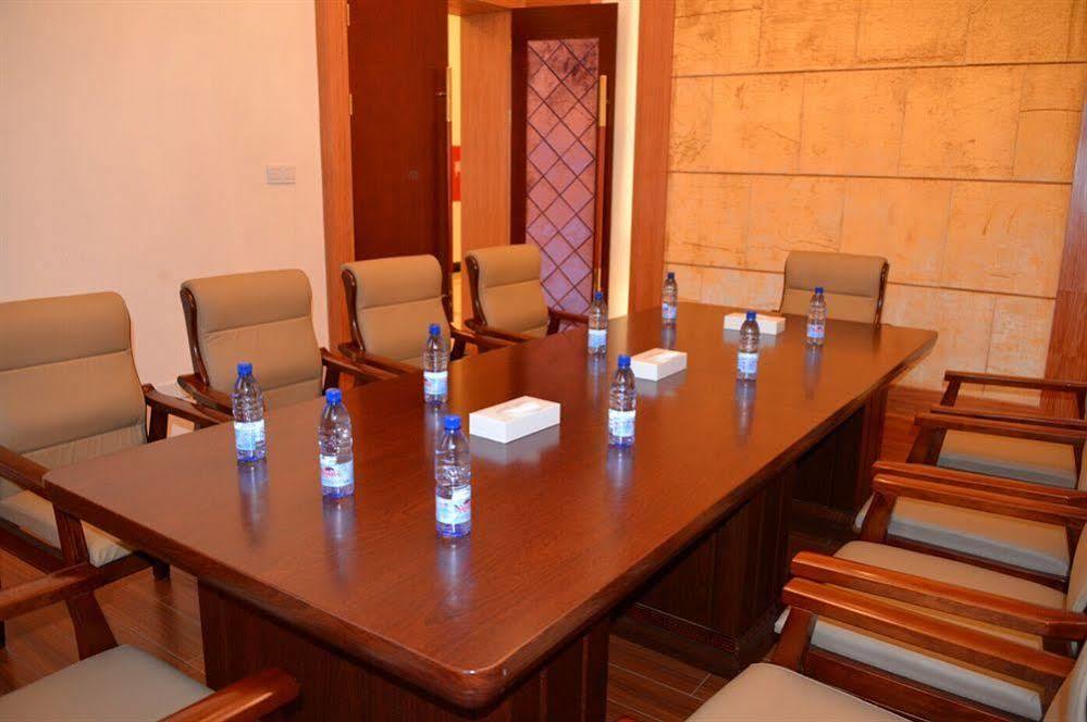 Golden Peacock Resort Hotel بيرا المظهر الخارجي الصورة