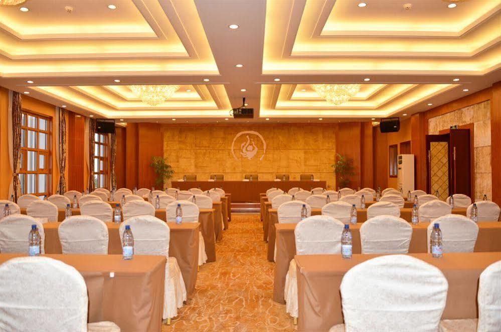Golden Peacock Resort Hotel بيرا المظهر الخارجي الصورة